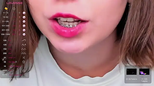 Snapshot of KindHazelHere_ chatting on 02.28.25 KindHazelHere online show from 02.28.25