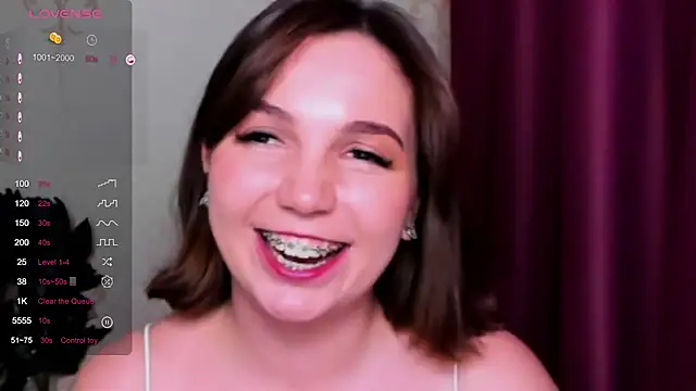 Snapshot of KindHazelHere_ chatting on 03.06.25 KindHazelHere online show from 03.06.25