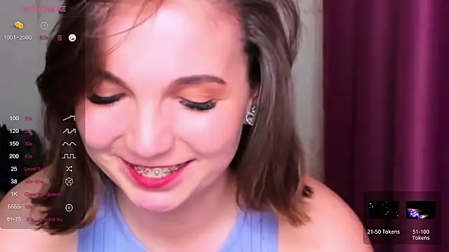 Snapshot of KindHazelHere_ chatting on 03.09.25 KindHazelHere online show from 03.09.25