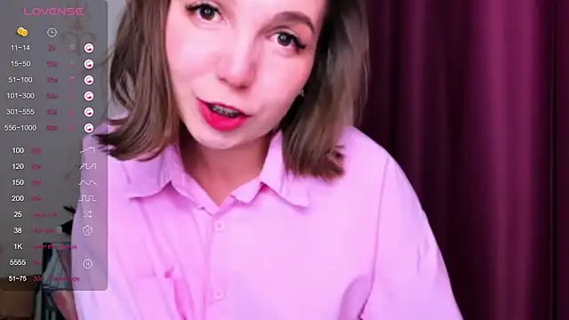 Snapshot of KindHazelHere_ chatting on 03.10.25 KindHazelHere online show from 03.10.25