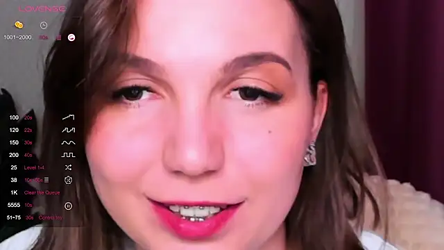 Snapshot of KindHazelHere_ chatting on 03.11.25 KindHazelHere online show from 03.11.25