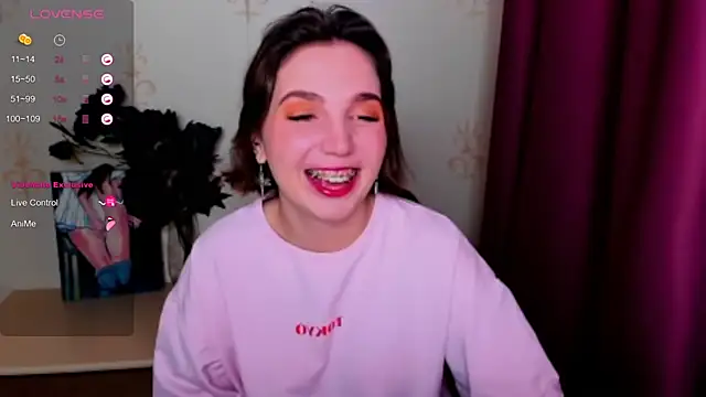 Snapshot of KindHazelHere_ chatting on 09.30.25 KindHazelHere online show from 09.30.25