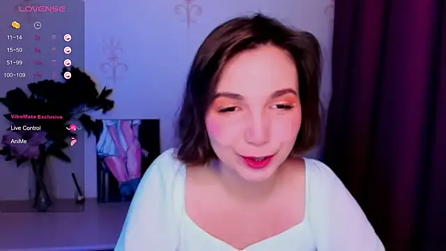 Snapshot of KindHazelHere_ chatting on 10.11.25 KindHazelHere online show from 10.11.25