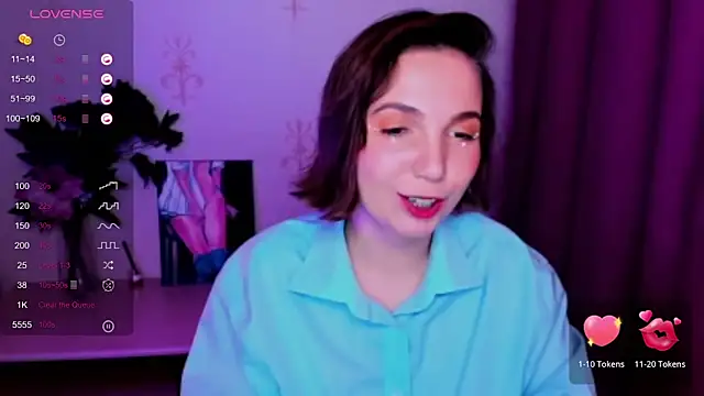 Snapshot of KindHazelHere_ chatting on 10.16.25 KindHazelHere online show from 10.16.25