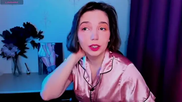 Snapshot of KindHazelHere_ chatting on 10.20.25 KindHazelHere online show from 10.20.25