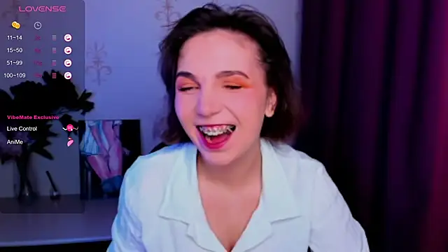 Snapshot of KindHazelHere_ chatting on 10.22.25 KindHazelHere online show from 10.22.25