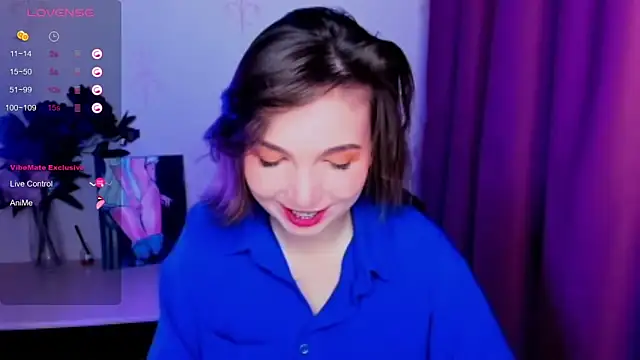 Snapshot of KindHazelHere_ chatting on 10.28.25 KindHazelHere online show from 10.28.25