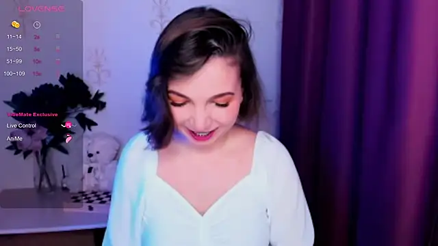 Snapshot of KindHazelHere_ chatting on 11.10.25 KindHazelHere online show from 11.10.25