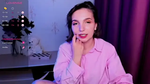 Snapshot of KindHazelHere_ chatting on 11.13.25 KindHazelHere online show from 11.13.25