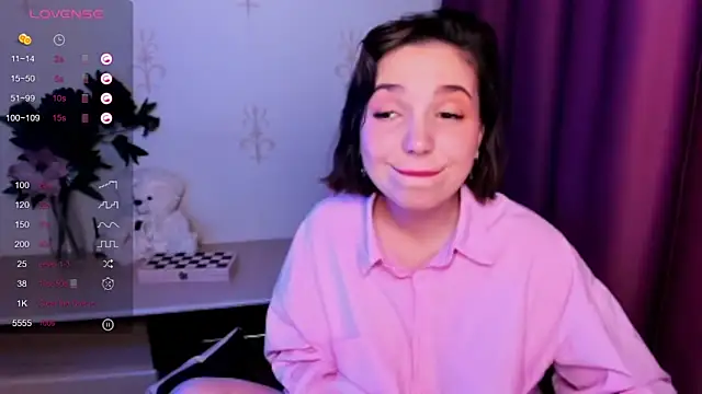 Snapshot of KindHazelHere_ chatting on 11.14.25 KindHazelHere online show from 11.14.25