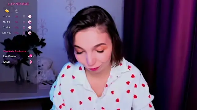 Snapshot of KindHazelHere_ chatting on 11.14.25 KindHazelHere online show from 11.14.25