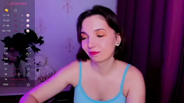 Snapshot of KindHazelHere_ chatting on 11.23.25 KindHazelHere online show from 11.23.25