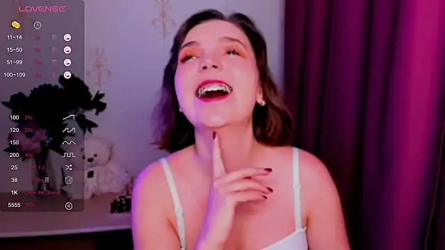 Snapshot of KindHazelHere_ chatting on 11.27.25 KindHazelHere online show from 11.27.25