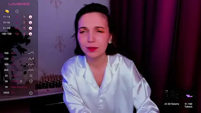 Snapshot of KindHazelHere_ chatting on 11.30.25 KindHazelHere online show from 11.30.25