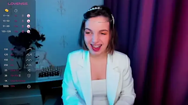 Snapshot of KindHazelHere_ chatting on 12.04.25 KindHazelHere online show from 12.04.25