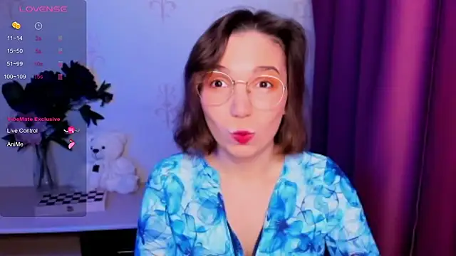 Snapshot of KindHazelHere_ chatting on 12.18.25 KindHazelHere online show from 12.18.25