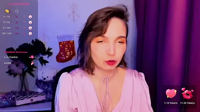 Snapshot of KindHazelHere_ chatting on 12.19.25 KindHazelHere online show from 12.19.25