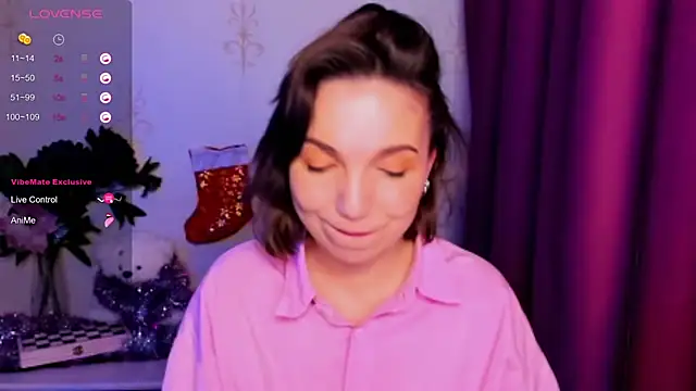 Snapshot of KindHazelHere_ chatting on 12.22.25 KindHazelHere online show from 12.22.25