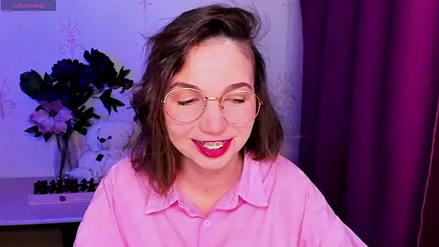 KindHazelHere  online show from 02.11.26