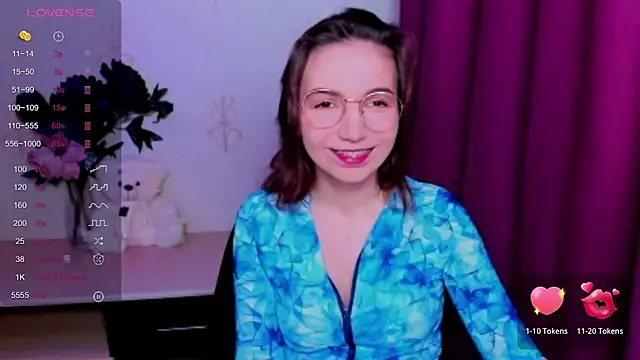 Snapshot of KindHazelHere_ chatting on 05.18.26 KindHazelHere online show from 05.18.26