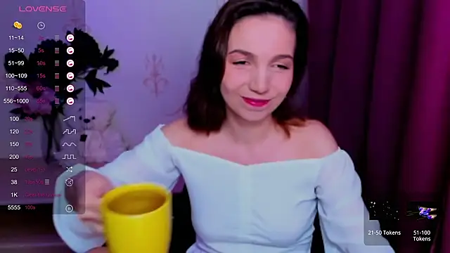 Snapshot of KindHazelHere_ chatting on 05.31.26 KindHazelHere online show from 05.31.26
