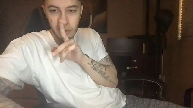 Snapshot of Bwcjoshbanks chatting on 04.26.26 Bwcjoshbanks online show from 04.26.26