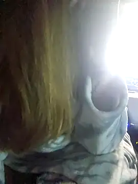 Snapshot of Crazylilredhead69 chatting on 02.15.25 Crazylilredhead69 online show from 02.15.25