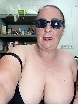 Snapshot of eroticjessitop chatting on 06.25.26 eroticjessitop online show from 06.25.26