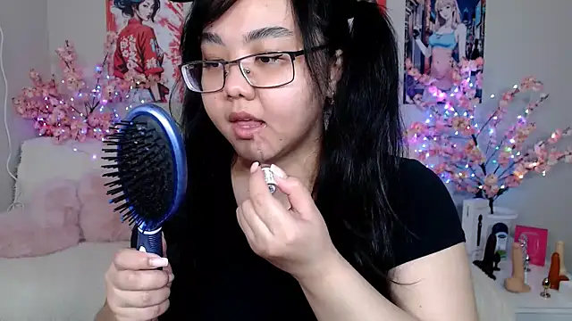 Snapshot of Moertomlly chatting on 03.26.26 Moertomlly online show from 03.26.26