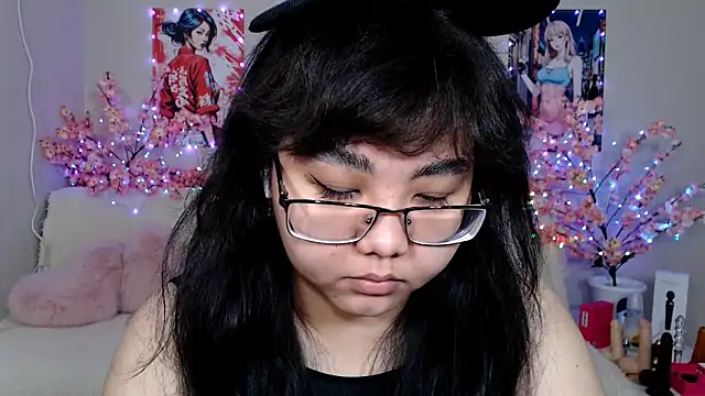 Snapshot of Moertomlly chatting on 03.27.26 Moertomlly online show from 03.27.26