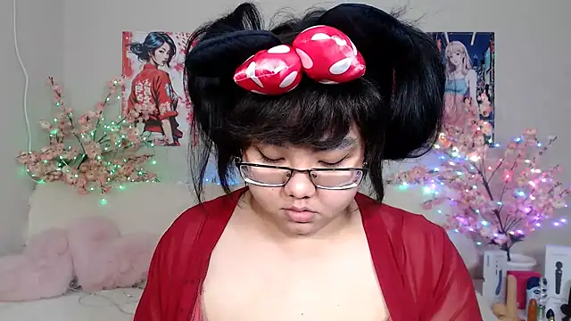 Snapshot of Moertomlly chatting on 04.16.26 Moertomlly online show from 04.16.26