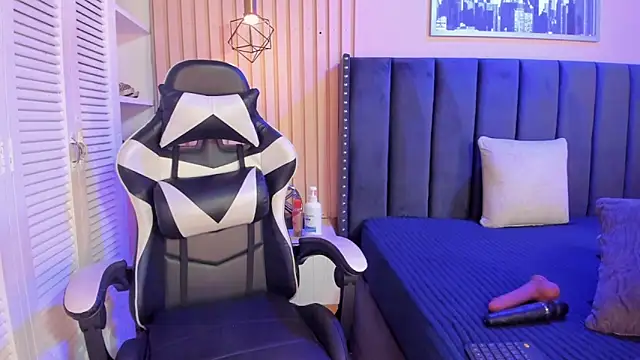 Snapshot of ashlye_miller_ chatting on 01.07.26 ashlye miller online show from 01.07.26