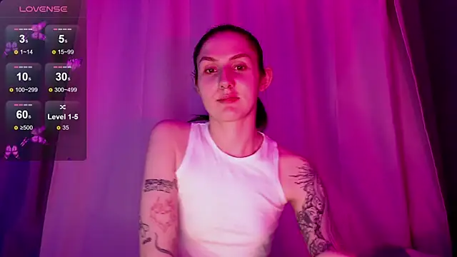 NiaEllis online show from 01.17.25