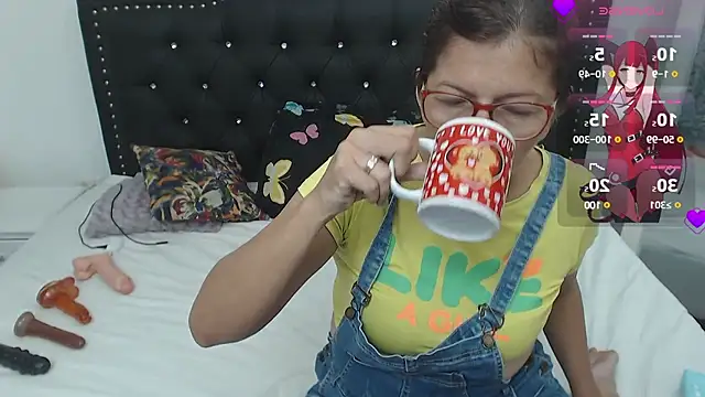 Snapshot of jellyfishhot chatting on 03.21.25 jellyfishhot online show from 03.21.25