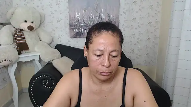 Snapshot of mature_martina chatting on 04.18.26 mature martina online show from 04.18.26