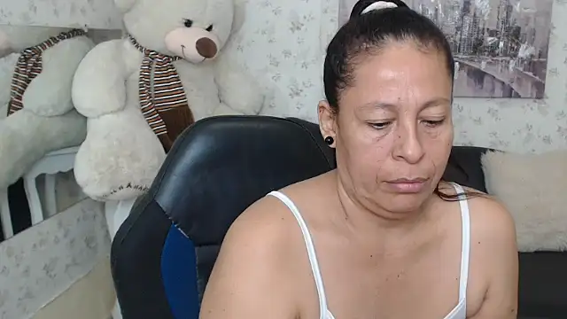 Snapshot of mature_martina chatting on 05.08.26 mature martina online show from 05.08.26