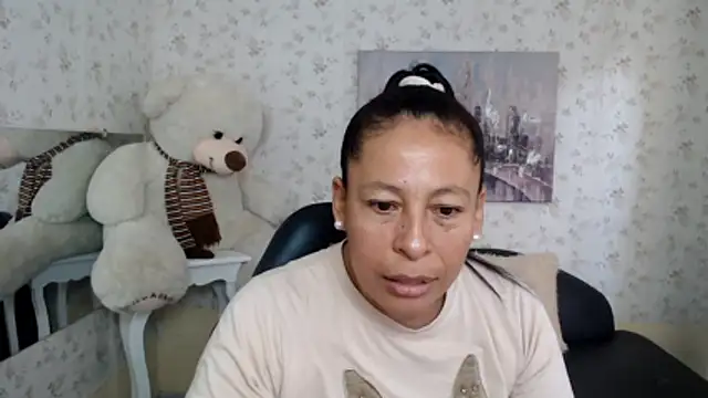 Snapshot of mature_martina chatting on 05.19.26 mature martina online show from 05.19.26
