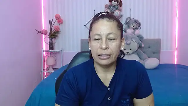 Snapshot of mature_martina chatting on 05.22.26 mature martina online show from 05.22.26