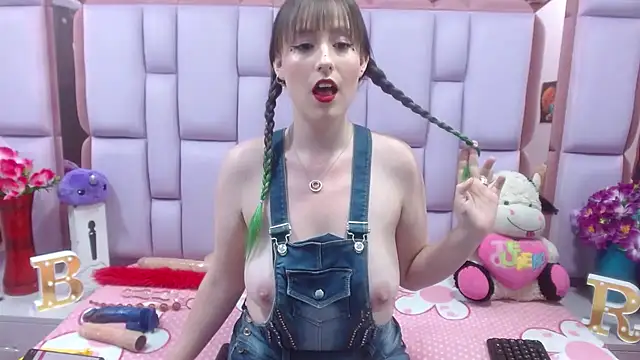 Snapshot of Belly_Rosse chatting on 03.05.25 Belly Rosse online show from 03.05.25