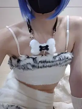 Snapshot of fur_love0 chatting on 05.15.26 fur love0 online show from 05.15.26