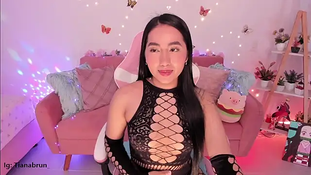 Zara uwu  online show from 09.14.25