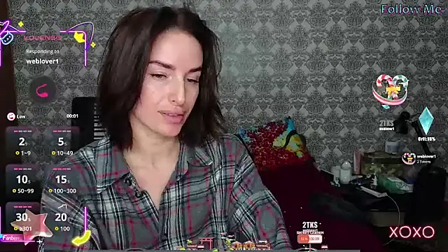 Snapshot of xx_adrihanna_xx chatting on 10.30.25 xx adrihanna xx online show from 10.30.25