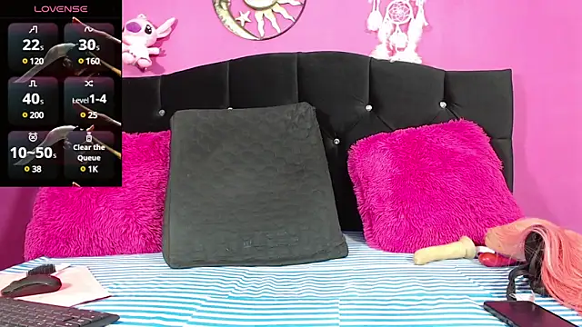 Snapshot of SOLL_RED chatting on 02.09.25 SOLL RED online show from 02.09.25