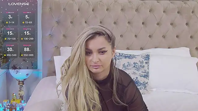 Snapshot of Denisse_Perry chatting on 02.20.25 Denisse Perry online show from 02.20.25