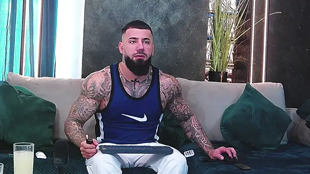 masterkingofmusclee online show from 01.06.25