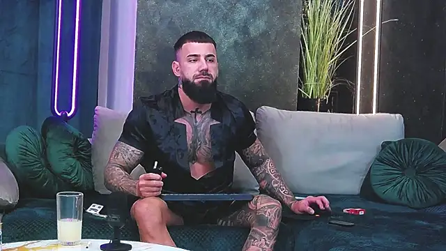 masterkingofmusclee online show from 01.07.25