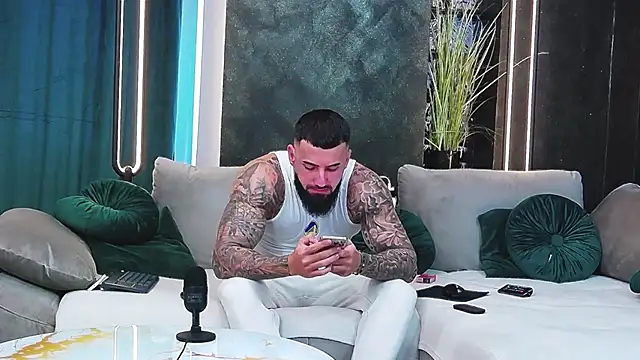 masterkingofmusclee online show from 01.20.25