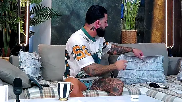 masterkingofmusclee online show from 11.12.25