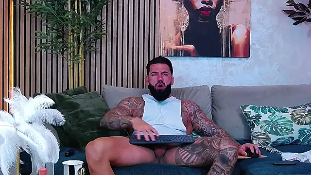 Snapshot of masterkingofmusclee chatting on 06.30.26 masterkingofmusclee online show from 06.30.26