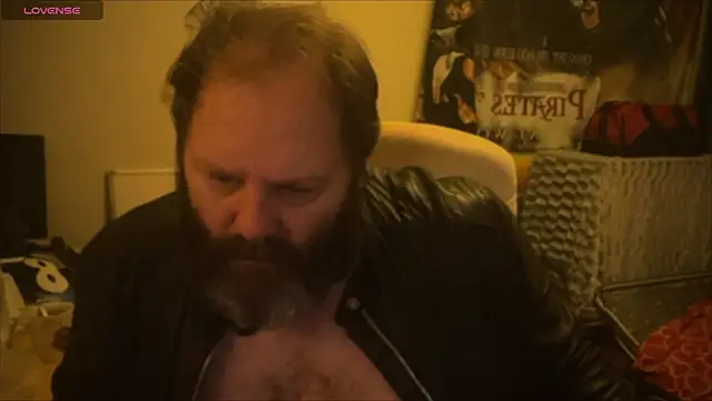 Snapshot of master_227 chatting on 12.22.24 master 227 online show from 12.22.24